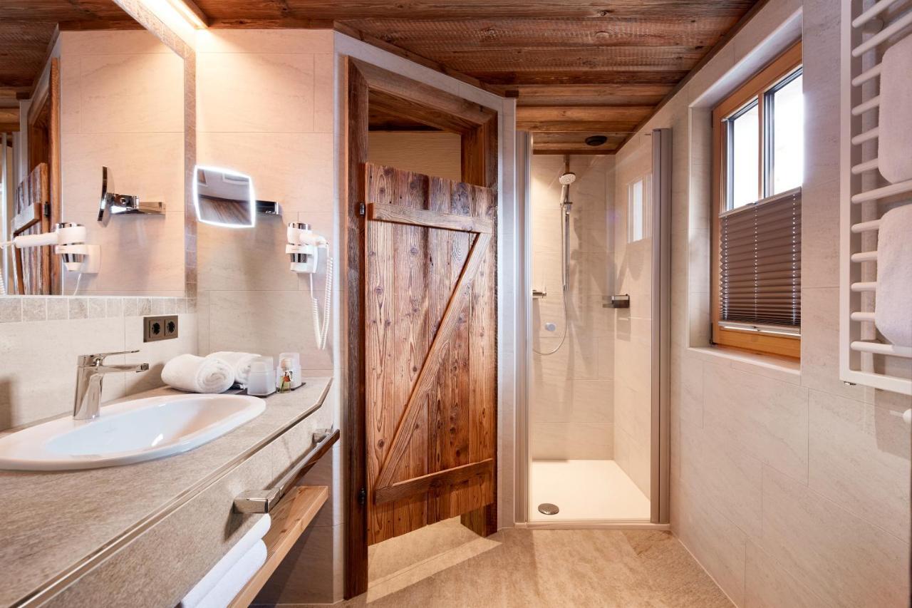 Promi Alm Flachau - Luxus Chalets ภายนอก รูปภาพ