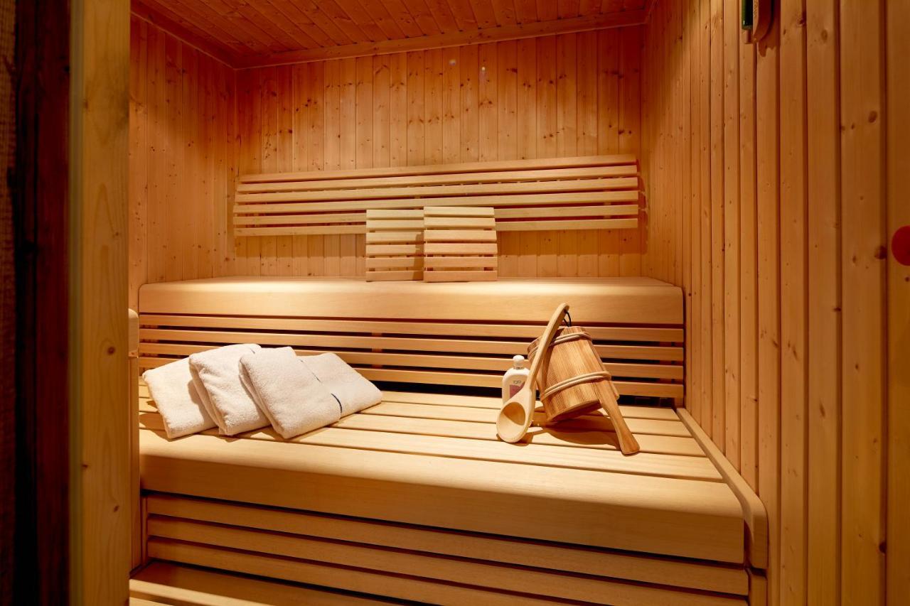 Promi Alm Flachau - Luxus Chalets ภายนอก รูปภาพ