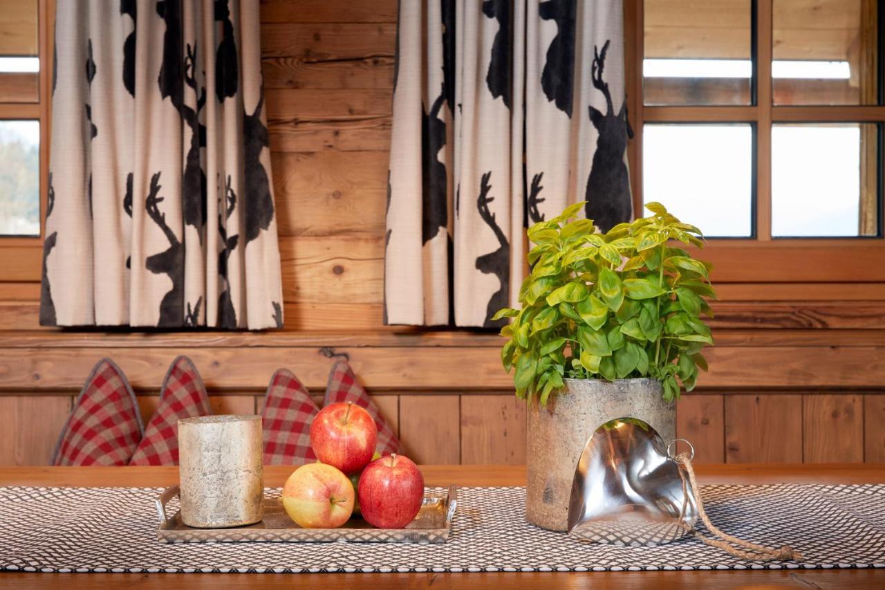 Promi Alm Flachau - Luxus Chalets ภายนอก รูปภาพ