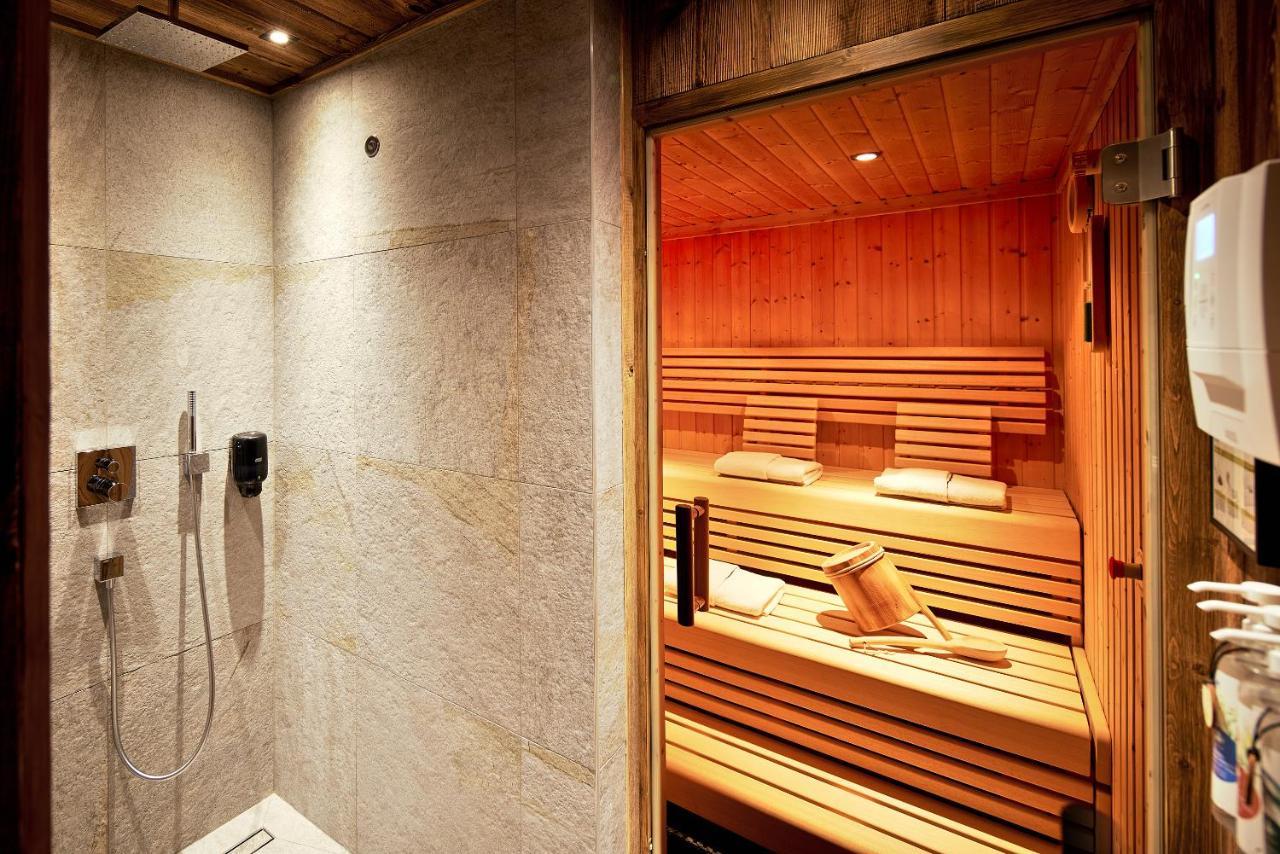 Promi Alm Flachau - Luxus Chalets ภายนอก รูปภาพ