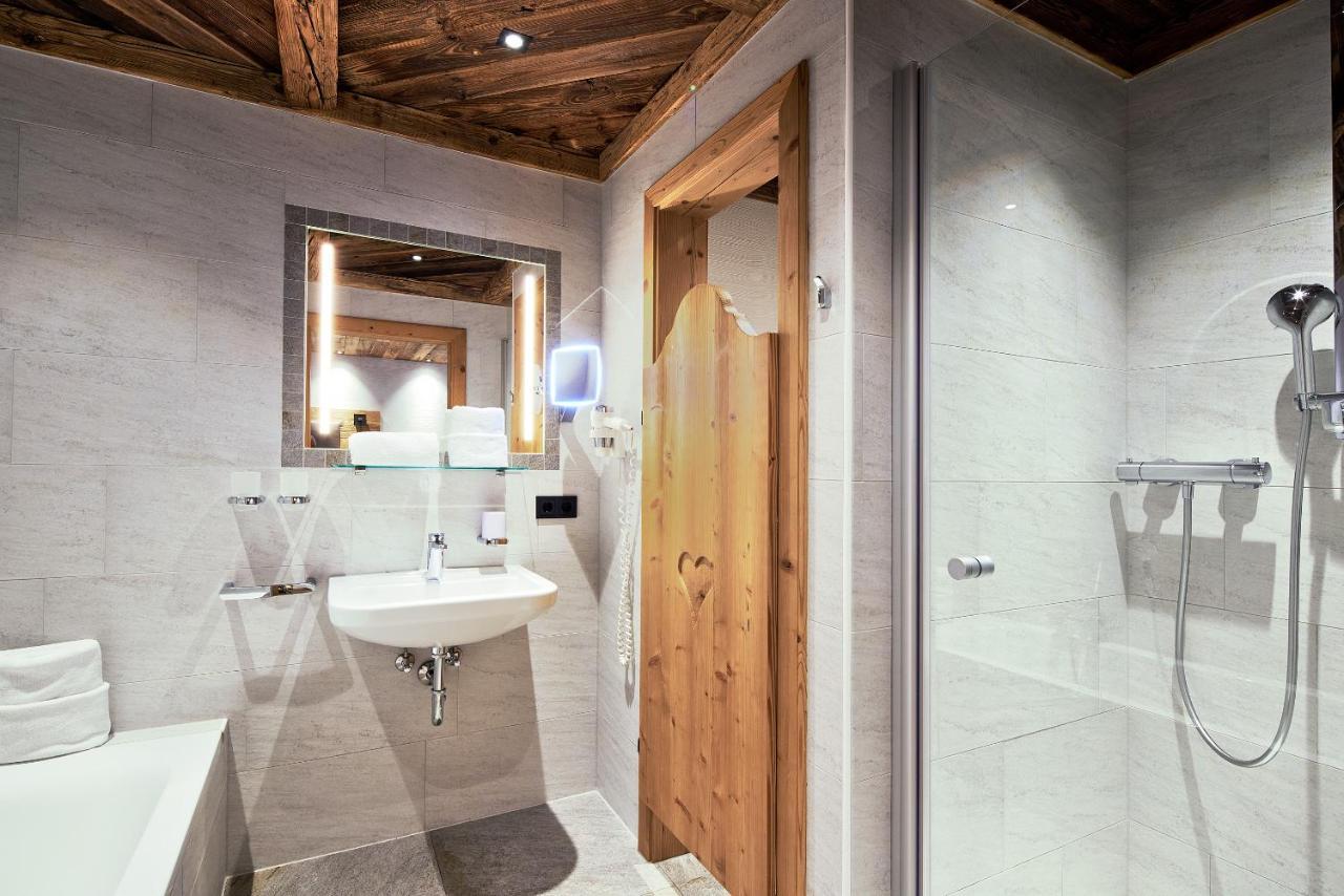 Promi Alm Flachau - Luxus Chalets ภายนอก รูปภาพ